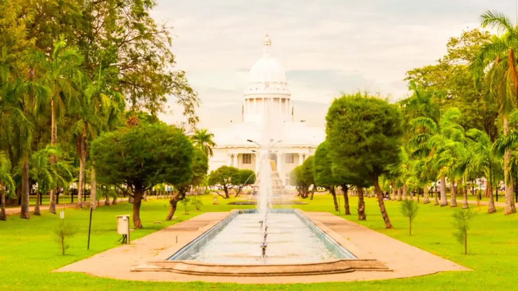 Viharamahadevi park a grandeur in COlombo